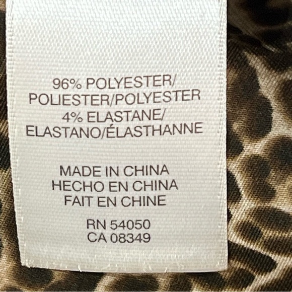 Jones NEW YORK SIGNATURE ANIMAL PRINT LONG SLEEVE BUTTON DOWN BLOUSE - Picture 14 of 16
